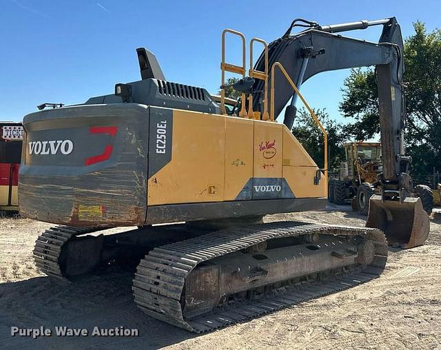 Image of Volvo EC250EL equipment image 4