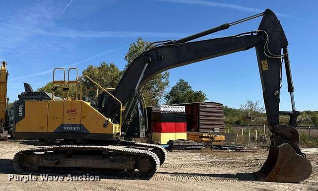 Image of Volvo EC250EL equipment image 3