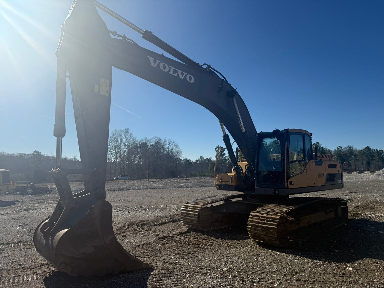 2015 Volvo EC300DL Equipment Image0