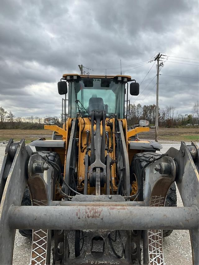 Image of Volvo L110H equipment image 3