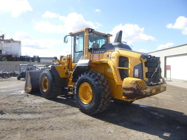 Image of Volvo L110H equipment image 3