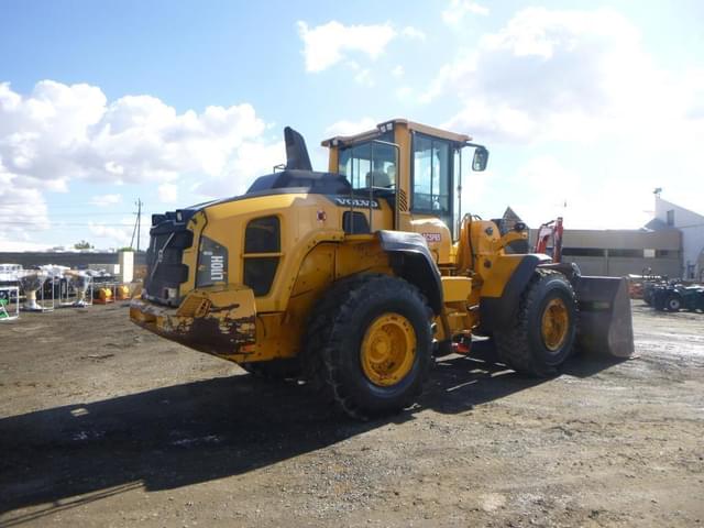 Image of Volvo L110H equipment image 2
