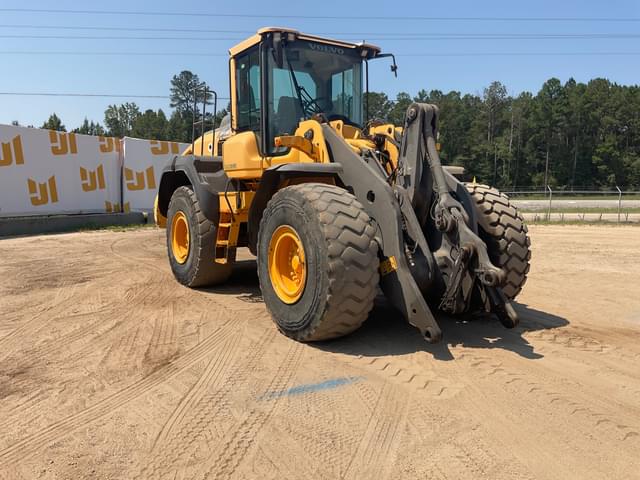 Image of Volvo L110H equipment image 2