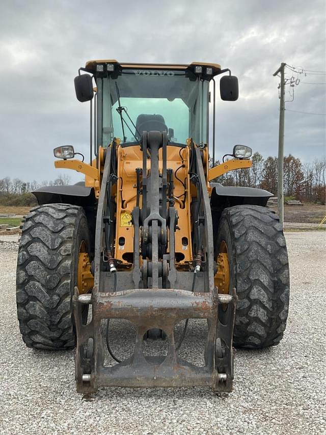 Image of Volvo L70H equipment image 3