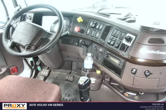 Image of Volvo VN equipment image 2
