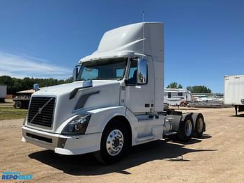 2015 Volvo VN Equipment Image0