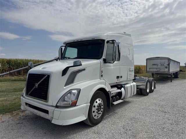 Image of Volvo VNL64T equipment image 1