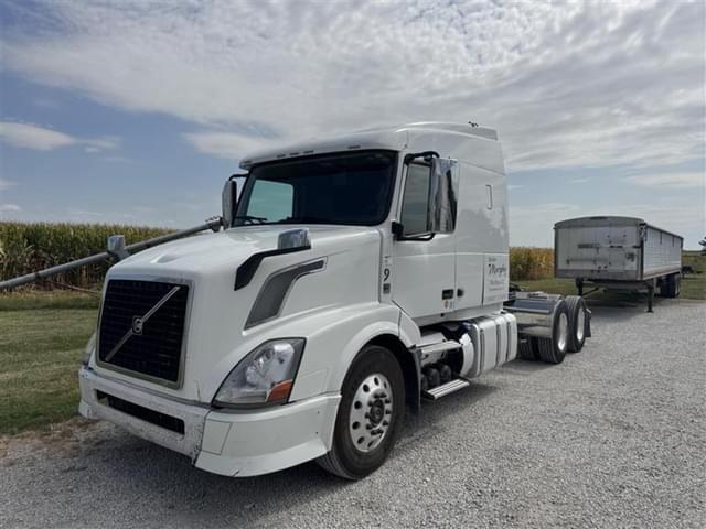 Image of Volvo VNL64T equipment image 1