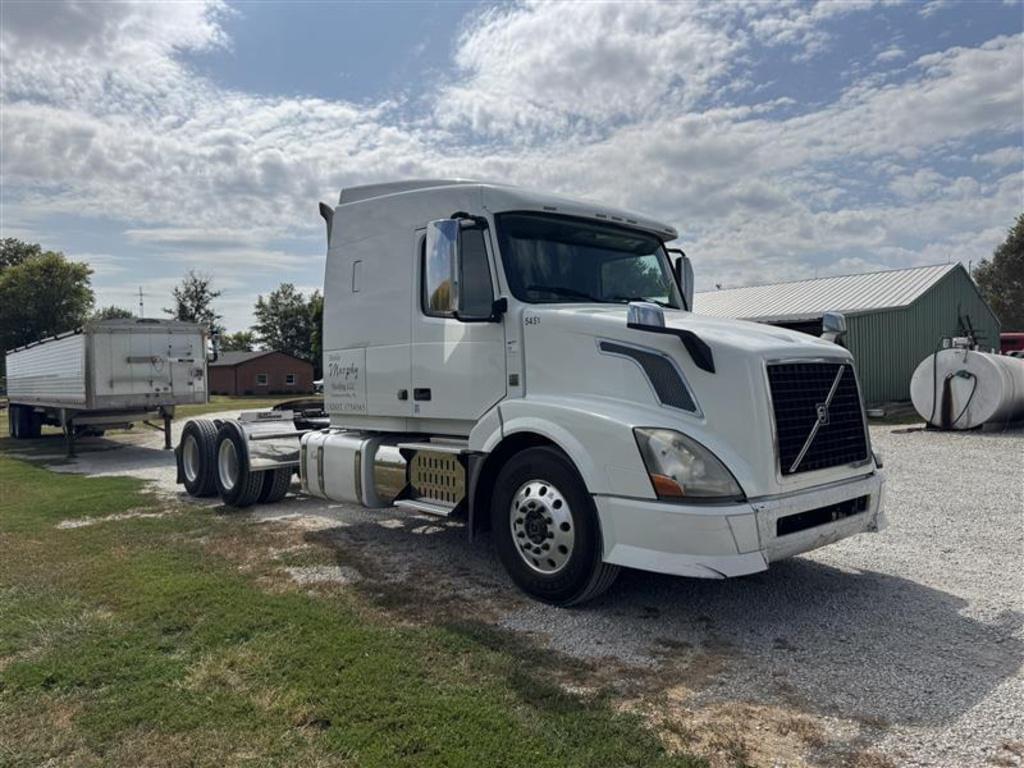 Image of Volvo VNL64T Primary image