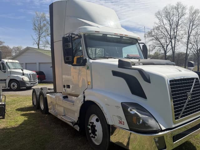 Image of Volvo VNL equipment image 1