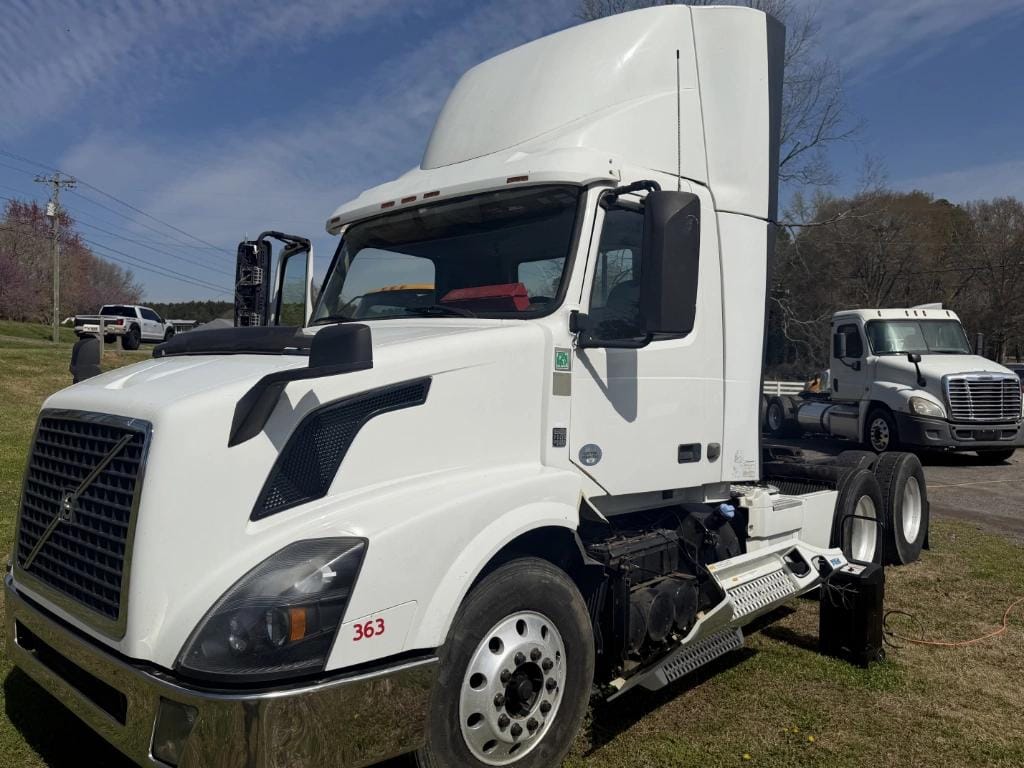 2015 Volvo VNL Equipment Image0