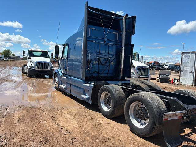 Image of Volvo VNL equipment image 4