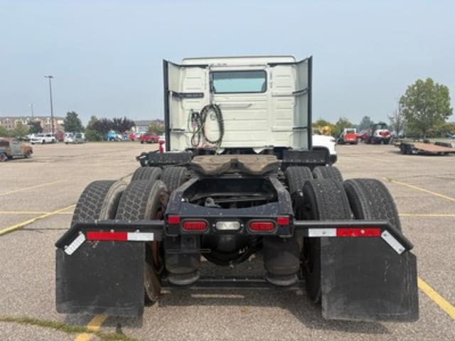 Image of Volvo VNL equipment image 2
