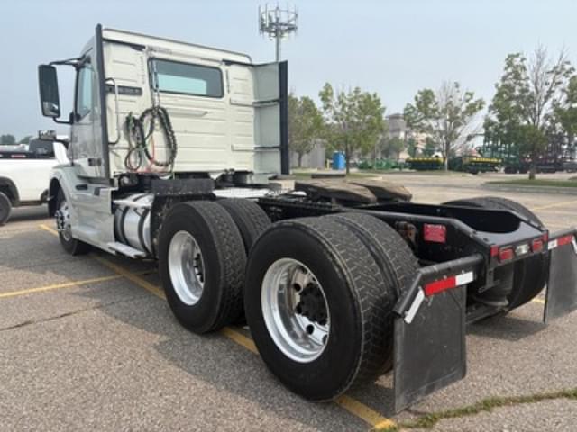 Image of Volvo VNL equipment image 3