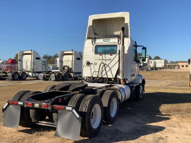 Image of Volvo VNL equipment image 4