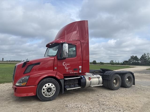 Image of Volvo VNL equipment image 1