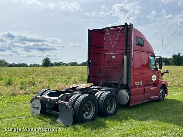 Image of Volvo VNL equipment image 4