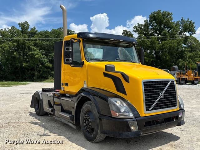 Image of Volvo VNL equipment image 2