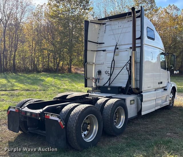Image of Volvo VNL equipment image 4
