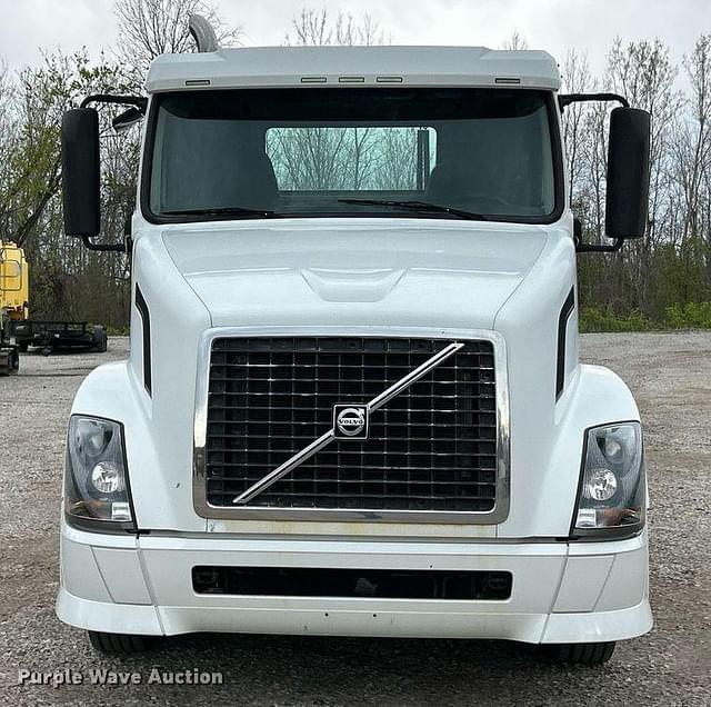 Image of Volvo VNL equipment image 1