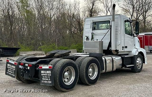 Image of Volvo VNL equipment image 4