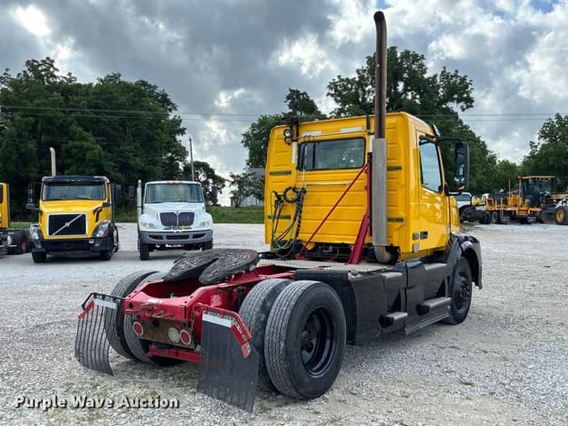 Image of Volvo VNL equipment image 4