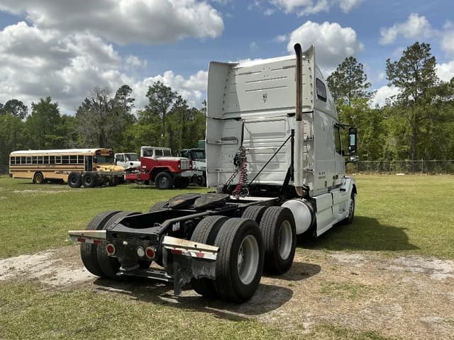 Image of Volvo VNL equipment image 4