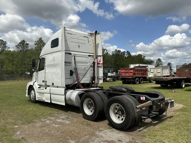 Image of Volvo VNL equipment image 2