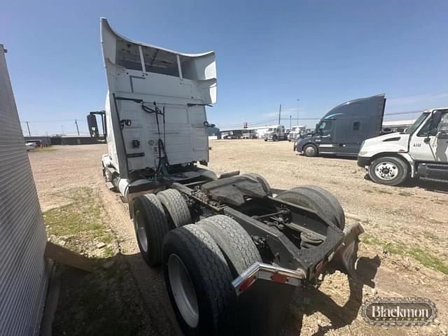 Image of Volvo VNL equipment image 1