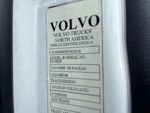 Image of Volvo VNL equipment image 4