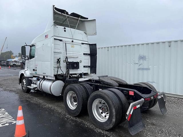 Image of Volvo VNL equipment image 1