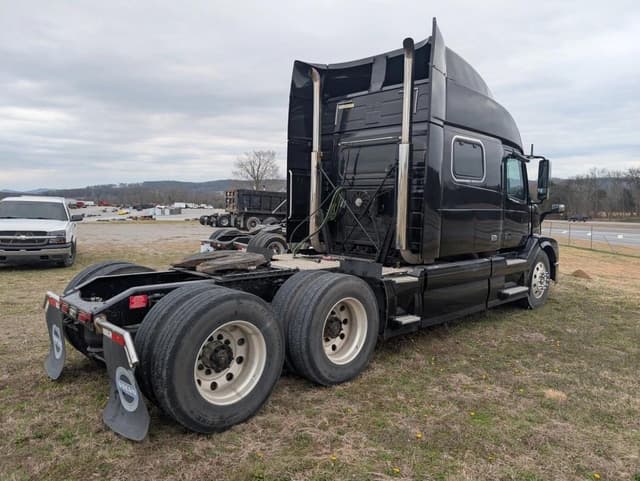 Image of Volvo VNL equipment image 2