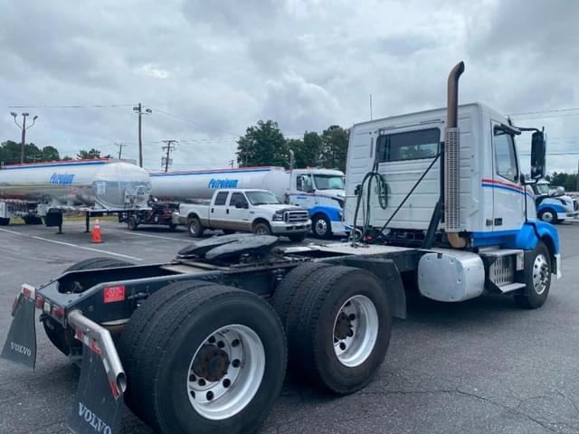 Image of Volvo VNL equipment image 4