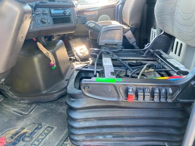 Image of Volvo VNL equipment image 2