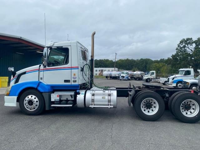 Image of Volvo VNL equipment image 3