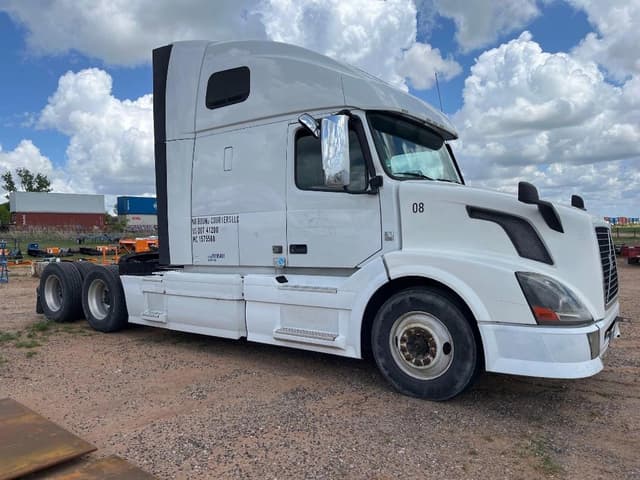 Image of Volvo VNL equipment image 2