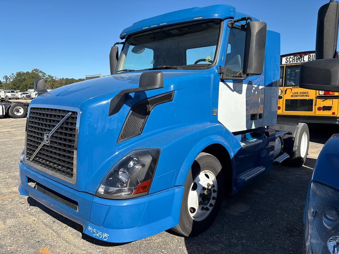 Image of Volvo VNL42T300 Primary image