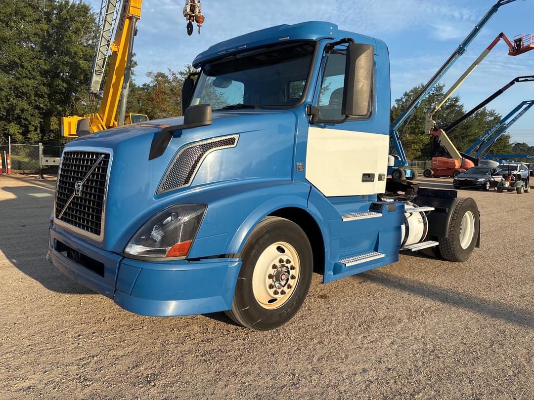 Image of Volvo VNL42T300 Primary image