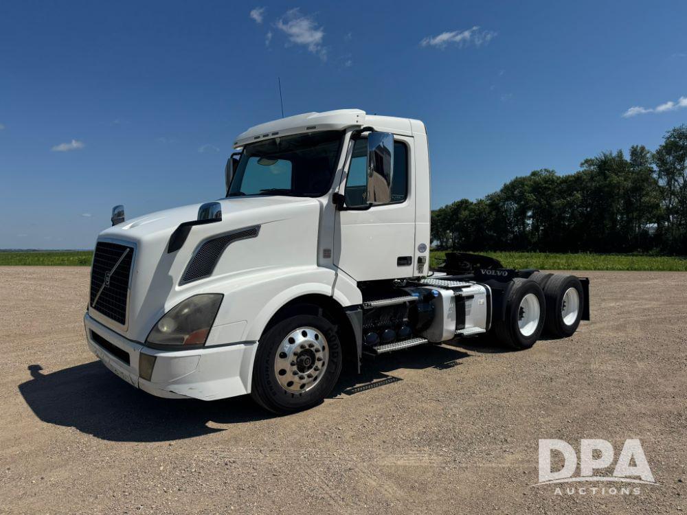 Image of Volvo VNL64T Primary image