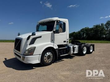 Main image Volvo VNL64T