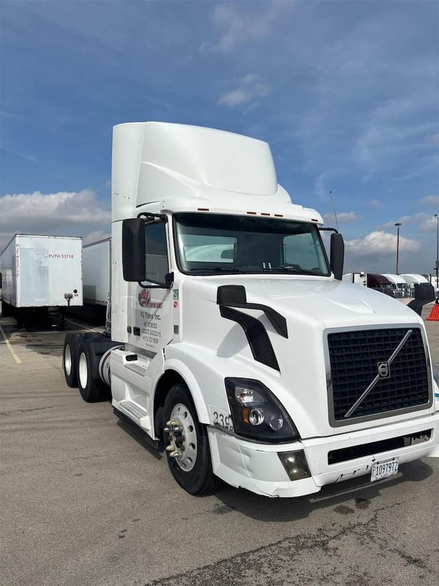 Image of Volvo VNL64T300 equipment image 2