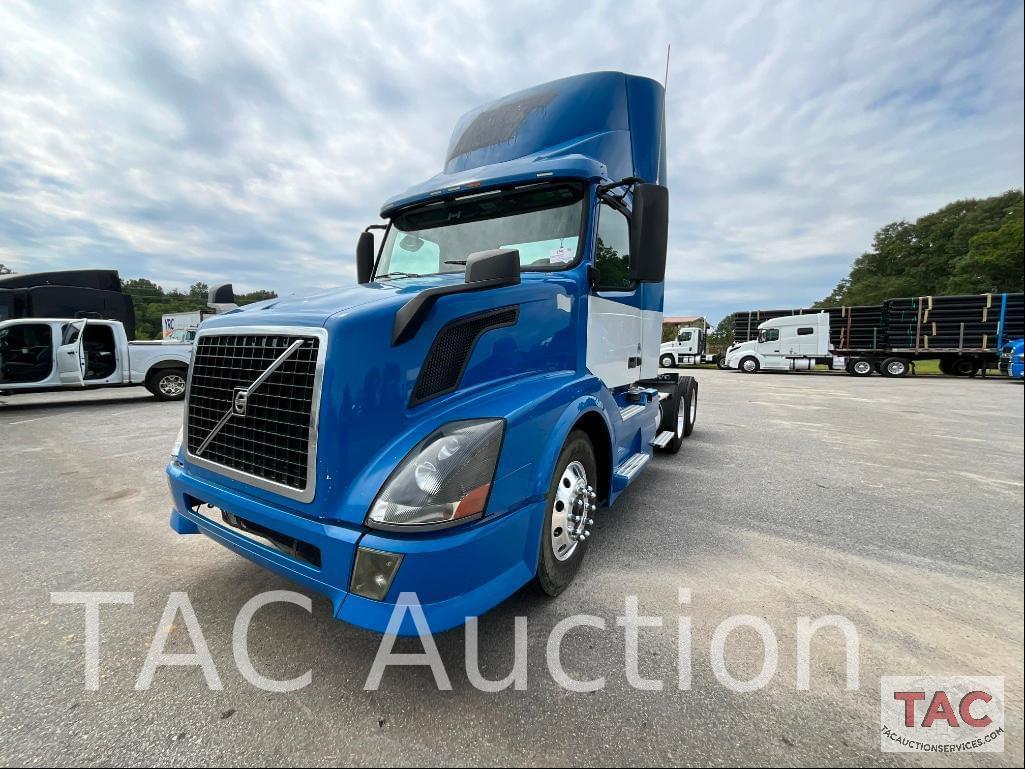 Image of Volvo VNL64T300 Primary image