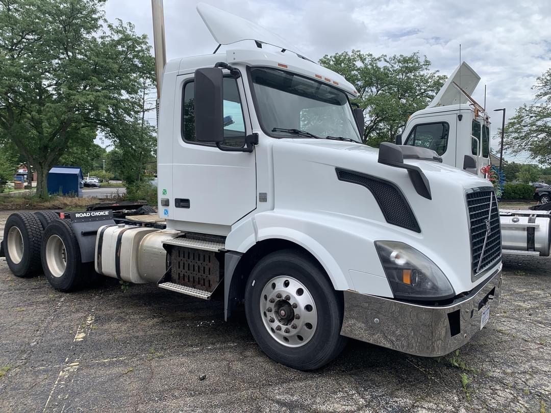 Image of Volvo VNL64T300 Primary image