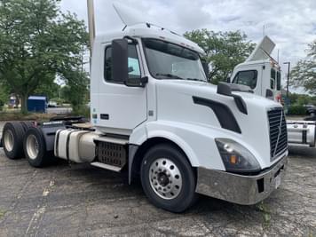 Main image Volvo VNL64T300