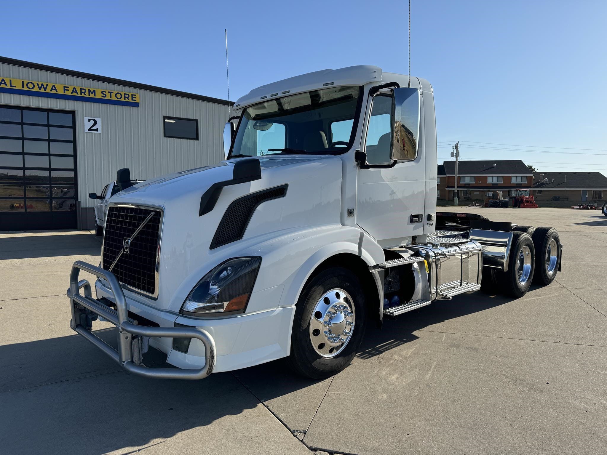 Main image Volvo VNL64T300