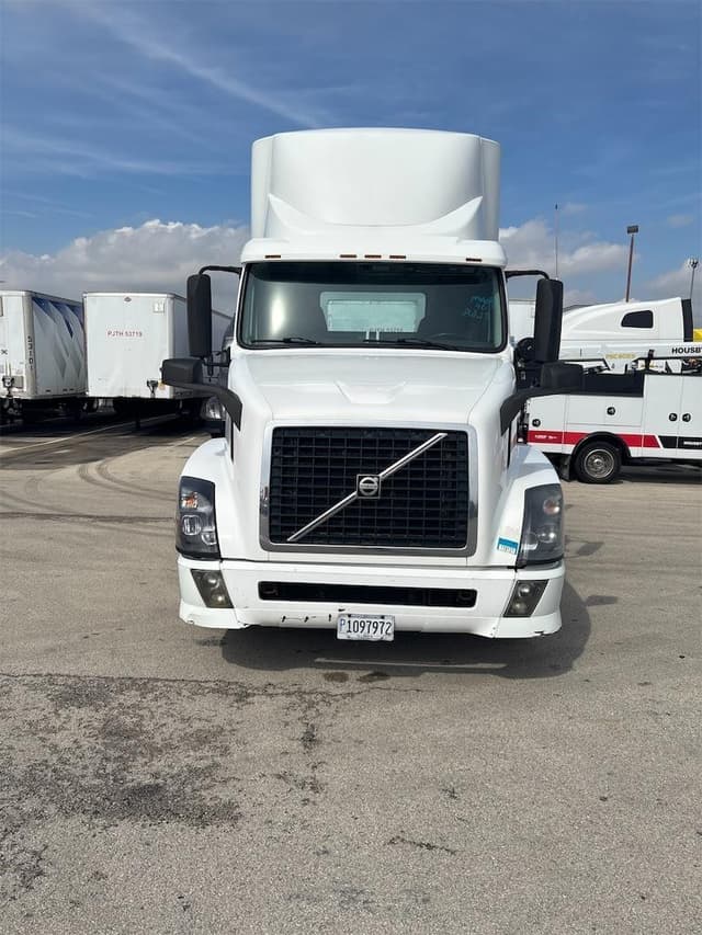 Image of Volvo VNL64T300 equipment image 1