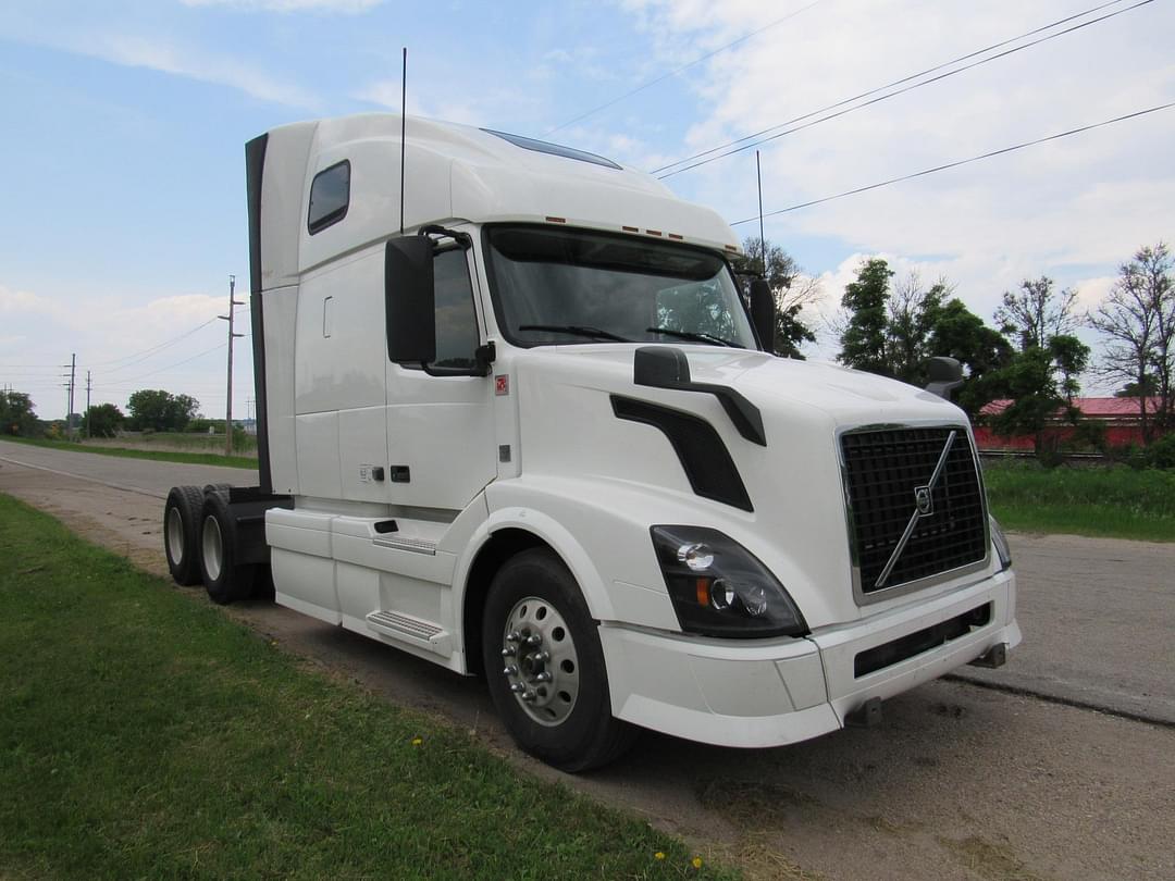 Image of Volvo VNL64T670 Primary image