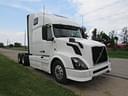 2015 Volvo VNL64T670 Image