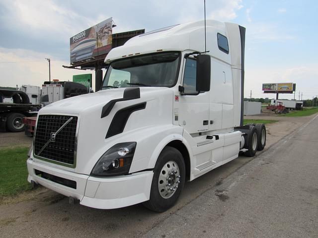 Image of Volvo VNL64T670 equipment image 1