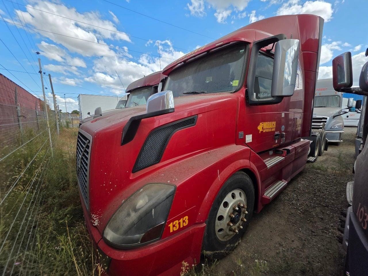 2015 Volvo VNL64T670 Equipment Image0